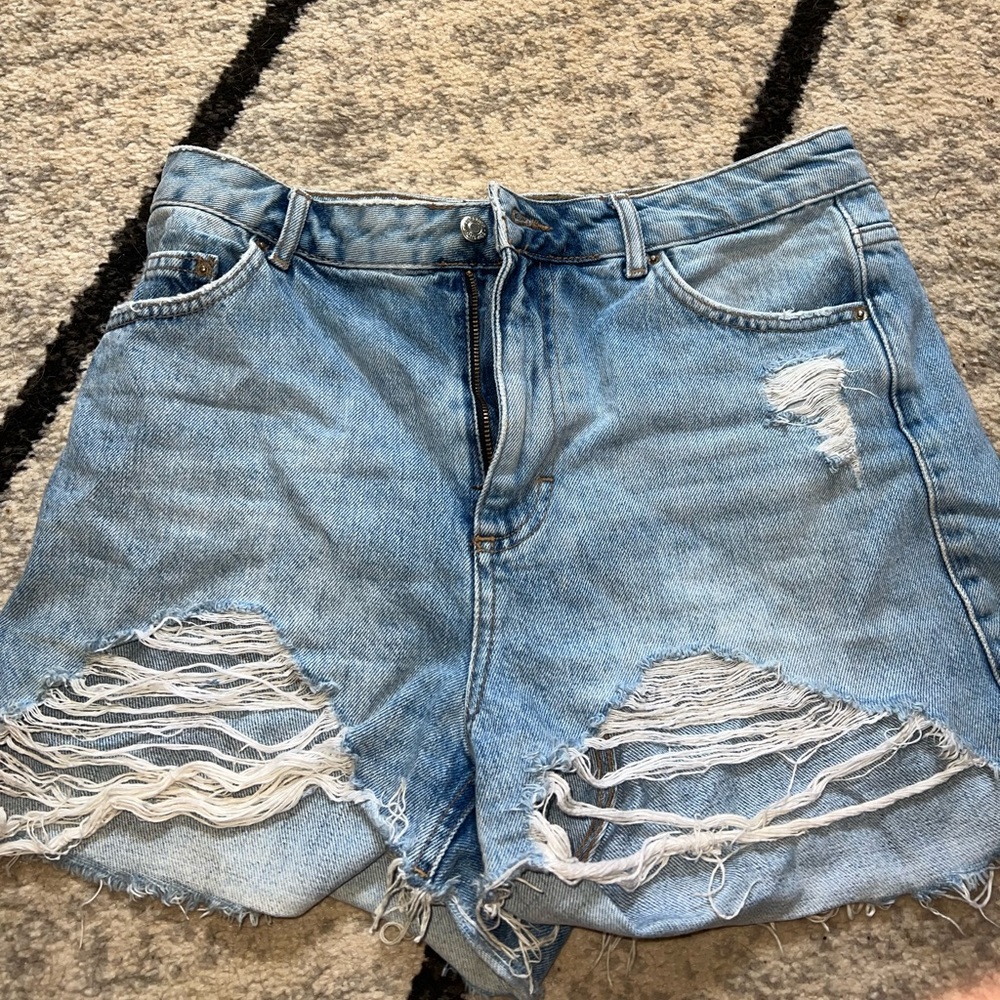 Top shop distressed shorts